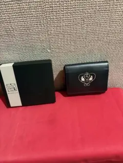 LUCKY CATグレーのレザー三つ折り財布