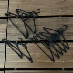 黒のプラスチック製衣類ハンガー9本セット