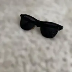 ブラック ウェリントン型 サングラス