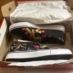 【新品未使用/箱タグあり】NIKE コートロイヤル 花柄 スリッポン25.5cm