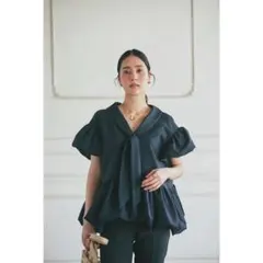 極美品✨️定価7万　ドゥロワー　SPRING コットンオーガン ボウタイシャツ　紺 極美品✨️定価7万 ドゥロワー SPRING コットンオーガン ボウタイ