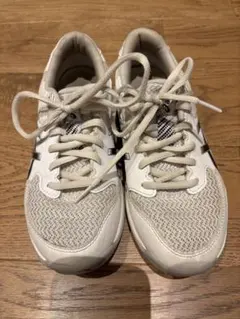 asics アシックス　体育館シューズ　22.5