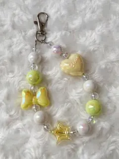 ビーズストラップ　キーホルダー　黄色　ハンドメイド　スマホストラップ