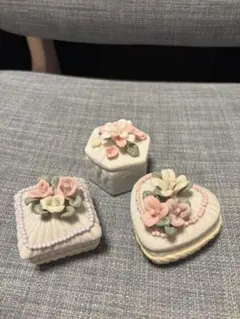 花の装飾陶器小物入れ3点セット