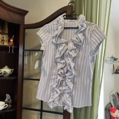 美品⭐︎完売品 グレースコンチネンタル フリル付き水色ノースリーブ 