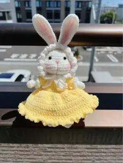 可愛いうさぎちゃん　あみぐるみ　キーホルダーハンドメイド