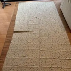 ベージュ 花柄 コットン生地　　110㌢×200㌢くらい