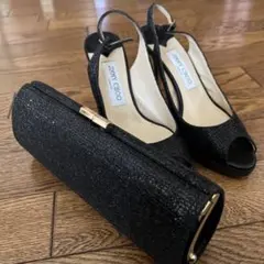 JIMMY CHOO ブラックオープントゥヒール　37とクラッチバッグのサムネイル