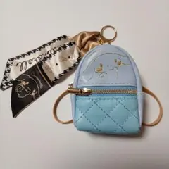 サンリオ　シナモンロール　スカーフ付きチャームリュック　カバン　キーホルダー