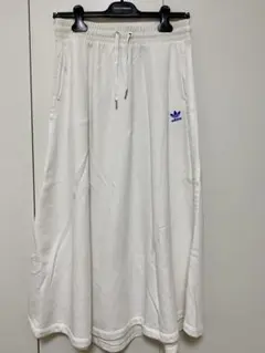 adidas ホワイト ロングスカート