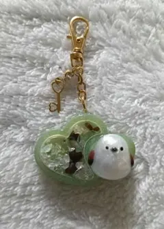 レジン飛びつき猫ちゃん - メルカリ