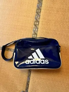 adidas ネイビー ショルダーバッグ