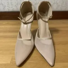 ベージュ ポインテッドトゥ ハイヒール
