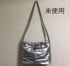 シルバー キルティング ショルダーバッグ