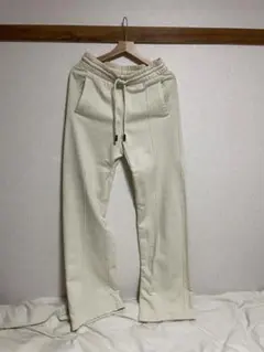 2025年最新】off-white オフホワイト パンツの人気アイテム