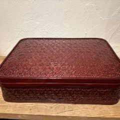 古い竹製漆塗の収納箱