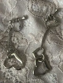 [新品]シルバー ハート型 イヤリング チェーン付き