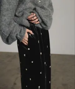 ベロア刺繍パンツ　ブラック　汚れなく未使用に近い