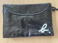 アニエスb.のロゴ付きセカンドバッグ