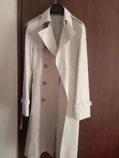 ライトベージュ トレンチコート ベルト付き