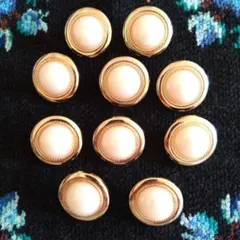 ゴールドとホワイトの丸型ボタン 10個セット