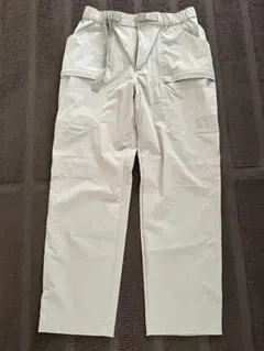 ユニクロ　ギアパンツ　サイズS ベージュ