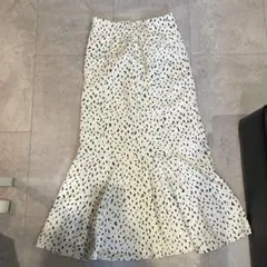 フレアスカート Mサイズ ホワイト/ブラック アズール　マウジー