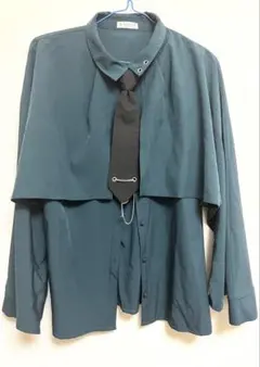 Axes Femme タイ付オーバーケープ風ブラウス