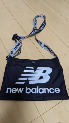 new balance　斜めがけバッグ