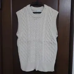 ケーブルニットベスト ノースリーブ 白 ホワイト アイボリー