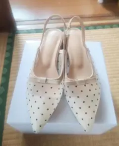 【最終値下げ】flower　tiny dot pumps～タイニードットパンプスのサムネイル