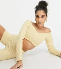 adidas Originals クロップドロングスリーブ　ベージュ　日本未入荷