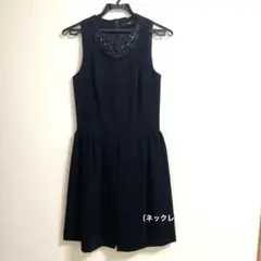 tibi 黒ワンピ　取り外し可能ビジューネックレス付きのサムネイル