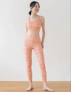 SUKALA ヨガウェア セットアップ ペプラムトップス レギンス　サイズＬ SUKALA ヨガウェア セットアップ ペプラムトップス レギンス サイズL