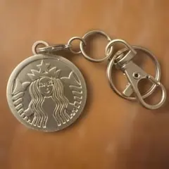 【即購入OK】STARBUCKS メダル型キーホルダー ゴールド