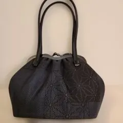 ​【極美品】大島紬 織地 和装バッグ／麻の葉文様 ハンドバッグ／がま口タイプ