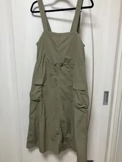 GU サロペットスカート カーキ Mサイズのサムネイル