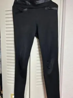 スキニーパンツ