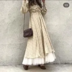 Moyumoyu フラワーシャーリングワンピース