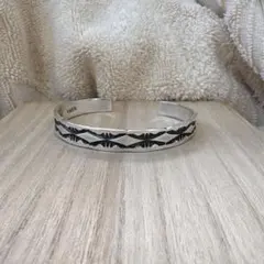 NAVAJO NORA STERLING シルバーバングル