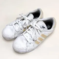 人気✨️adidas adicourt スニーカー 23ホワイト×ベージュ
