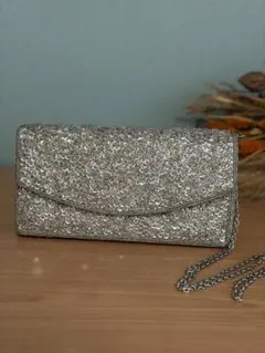 ビーズ装飾　シルバークラッチバッグ　ショルダーバッグ