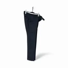 黒いスラックス　cafe soho