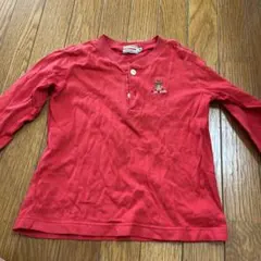 赤い長袖Tシャツ ボタン付き