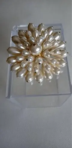 106 フラワーデザイン 大ぶりパールブローチ