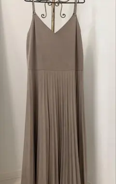 グレージュ　キャミワンピース プリーツワンピース　スエード　ロング