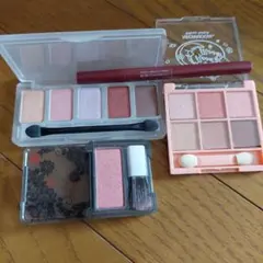 プチプラコスメ　アイシャドゥ　チーク　アイライナー