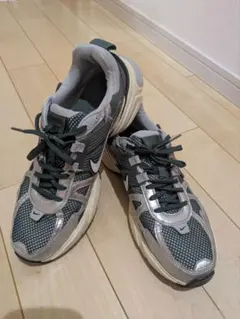 NIKE V2K RUN 26.5ビンテージグリーン
