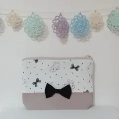 ビションフリーゼ　ドット　リボン付きポーチ　ハンドメイド　ベージュ　黒