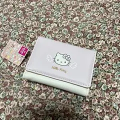 新品　サンリオ　ハローキティ　　三つ折り財布